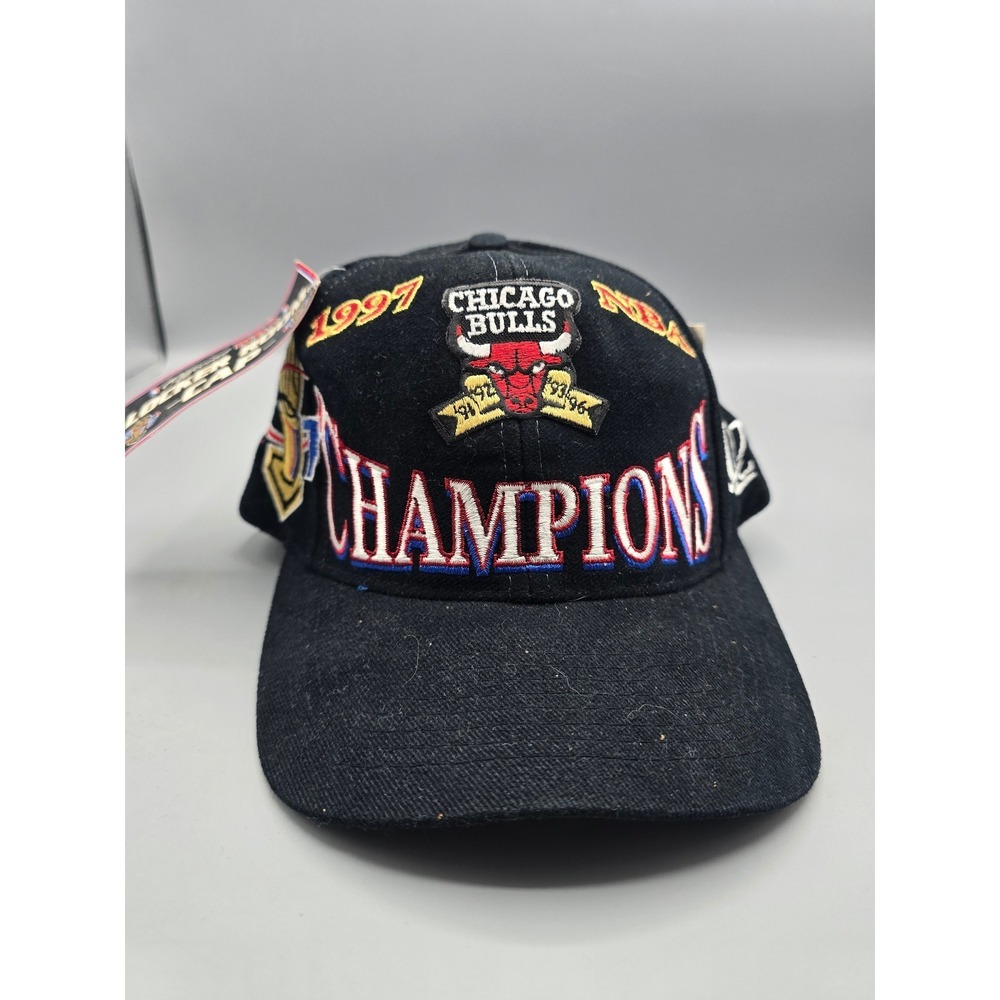 Vintage 1997 Chicago Bulls NBA Champions Snapback Hat Logo Athletic Locker Room